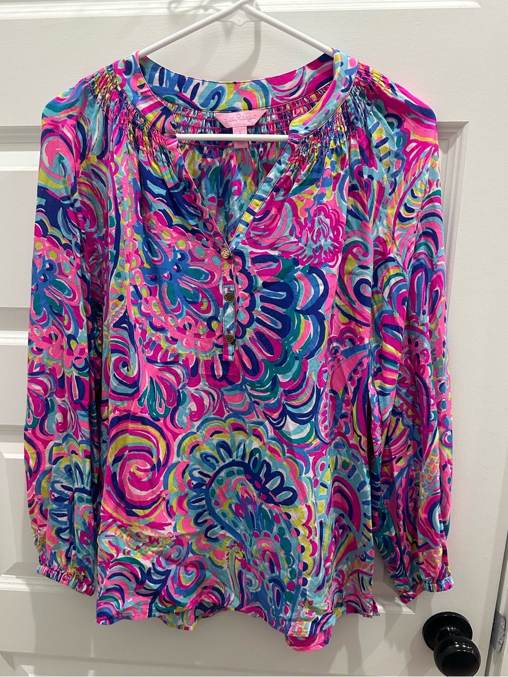 LILLY PULITZER Top Womens S Onyx Elsa Silk Psychedelic Sunshine Shirt Button Up